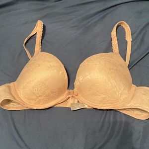Victoria’s Secret 36B Body by Victoria push up bra